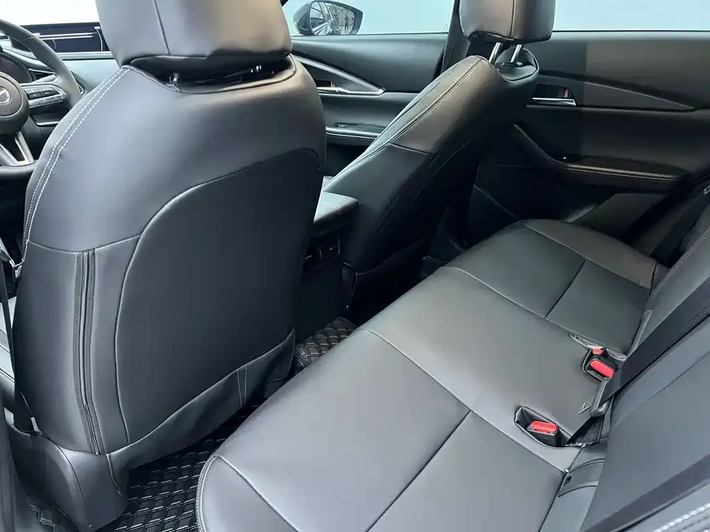 Mazda CX-30 — фото 4