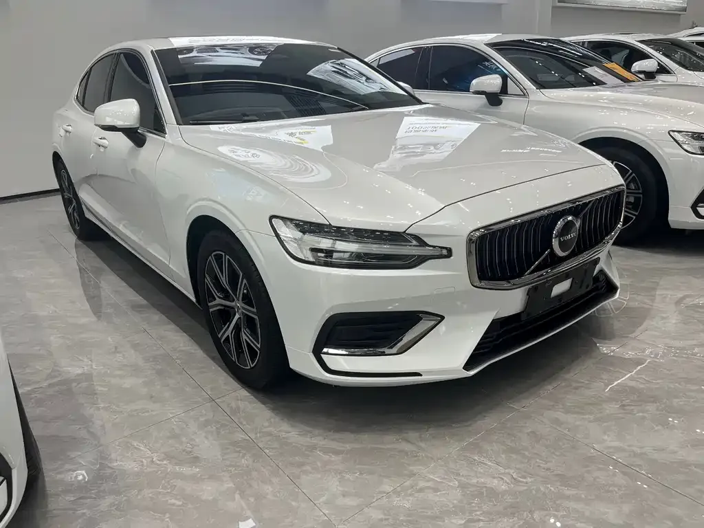 Volvo S60 — фото 4