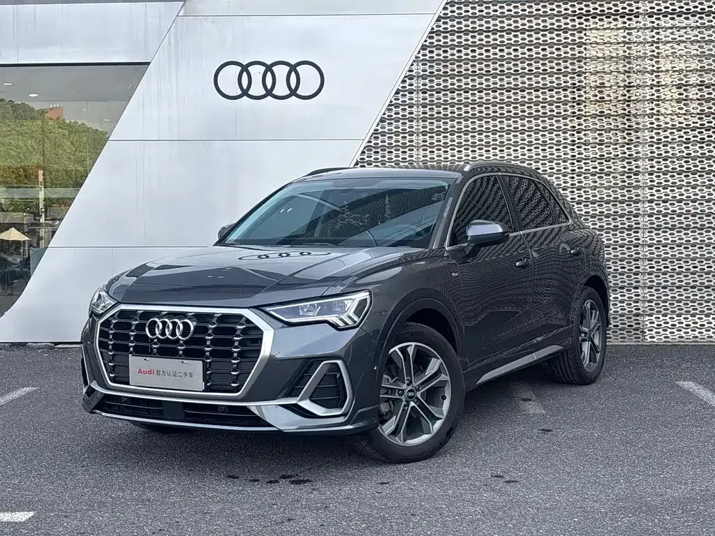 Audi Q3 — фото 1