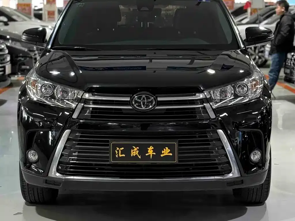 Toyota Highlander — фото 4