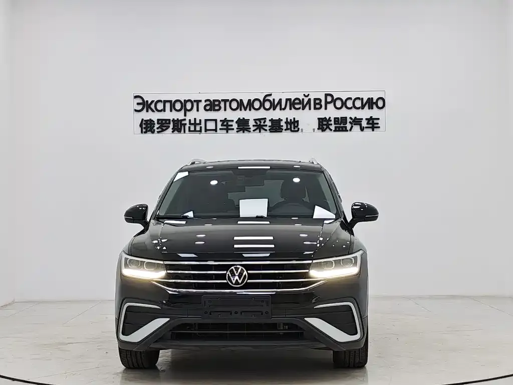 Volkswagen Tiguan L — фото 2