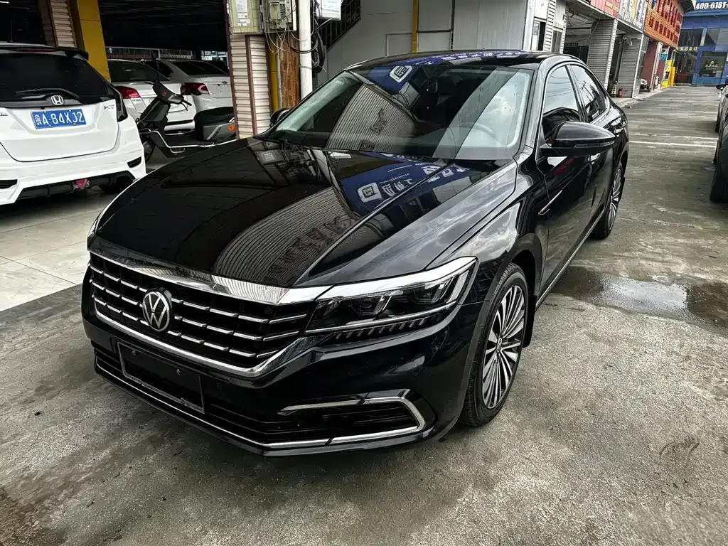 Volkswagen Passat — фото 1