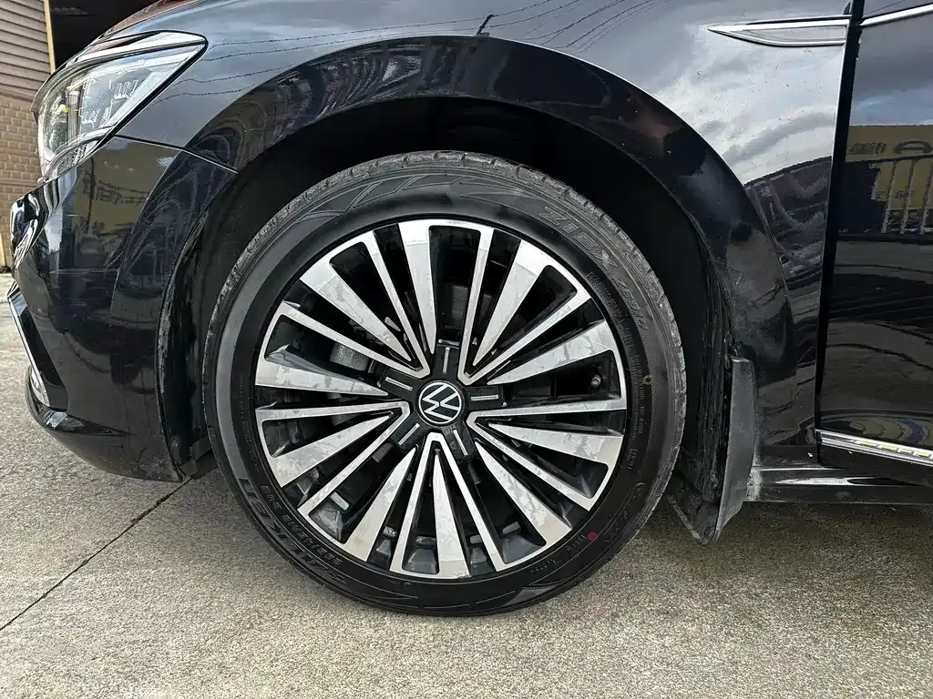 Volkswagen Passat — фото 6