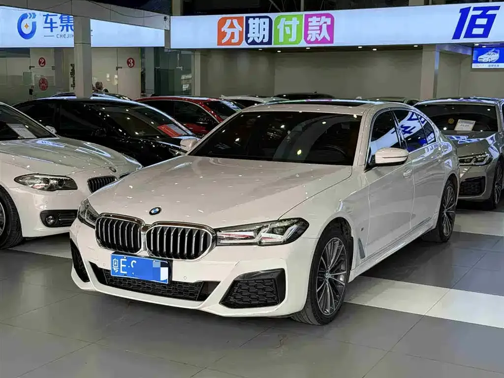 BMW 5 Series — фото 1