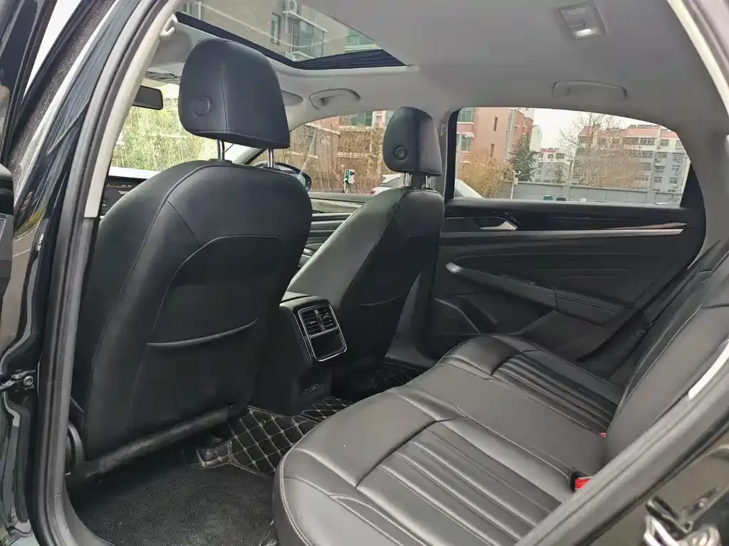 Volkswagen Passat 2024 из CN, фото 3