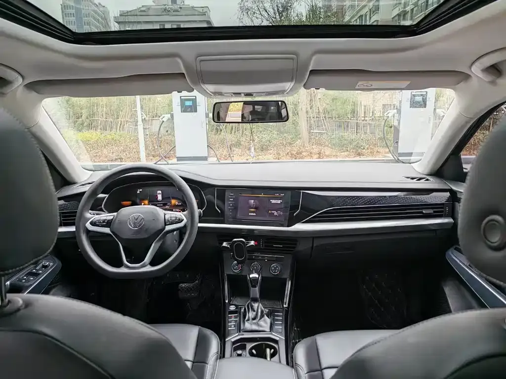 Volkswagen Passat 2024 из CN, фото 7