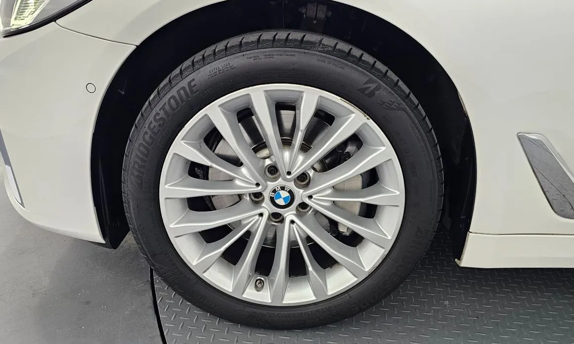 BMW 5-Series 2021 из KR, фото 8