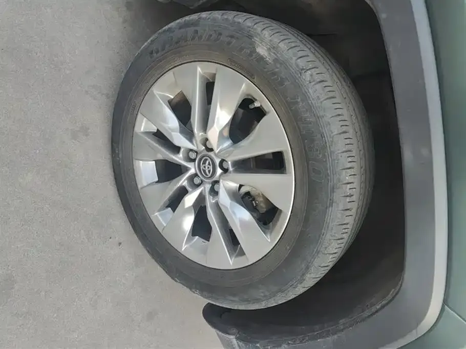 Toyota Wildlander — фото 10