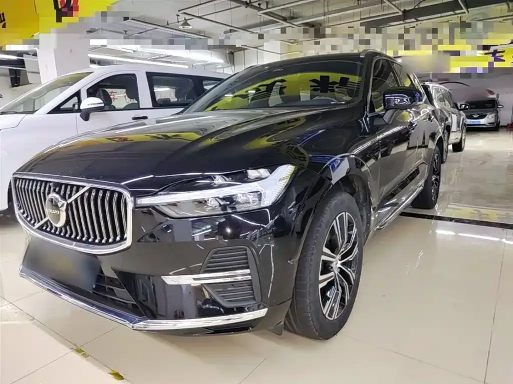 Volvo XC60 — фото 1