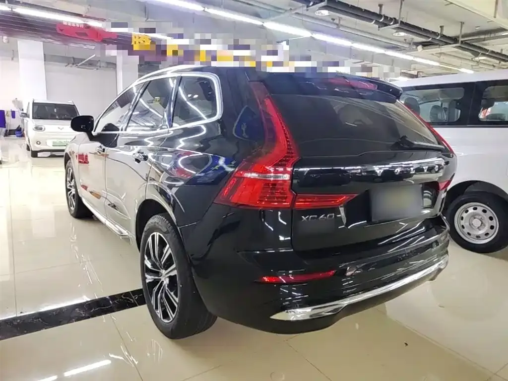 Volvo XC60 — фото 6