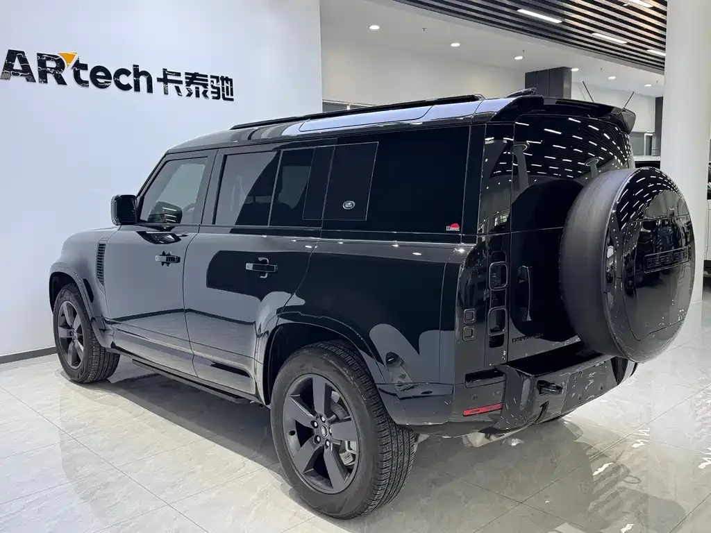 Land Rover Defender — фото 10