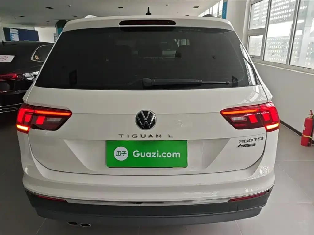 Volkswagen Tiguan L — фото 3
