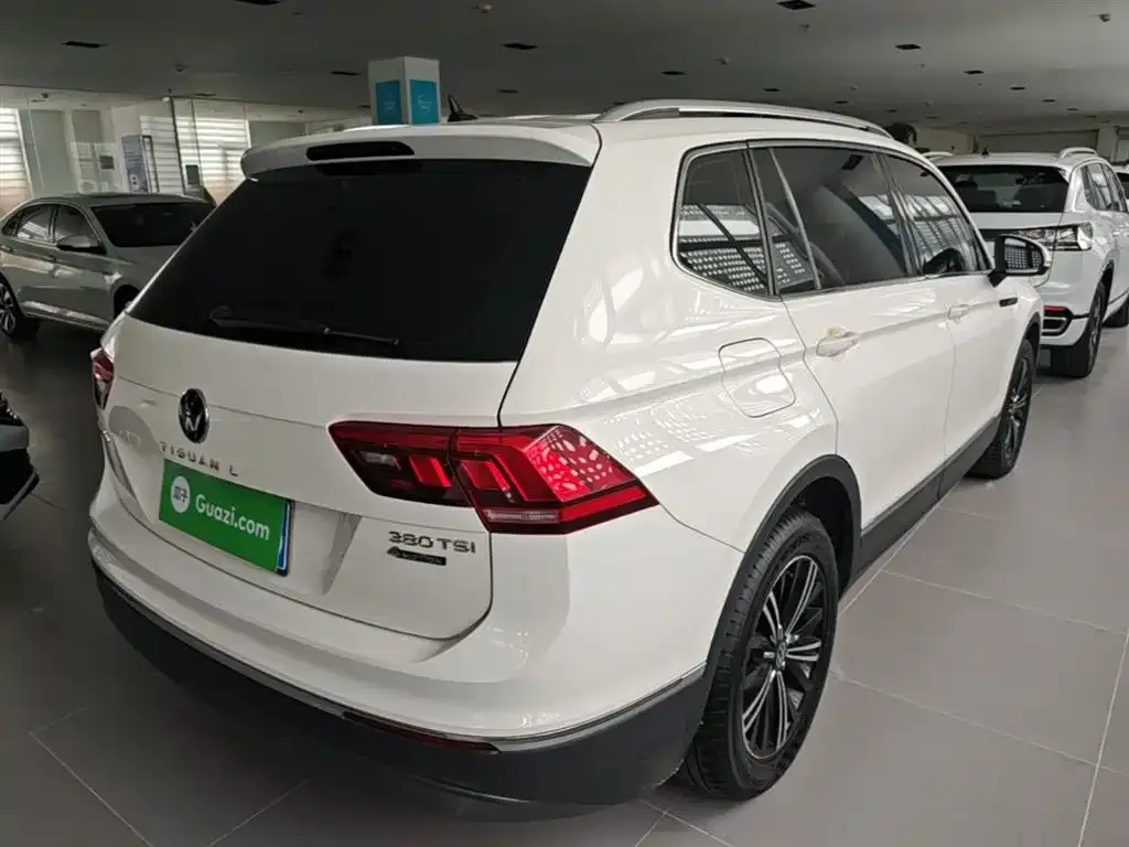 Volkswagen Tiguan L — фото 7