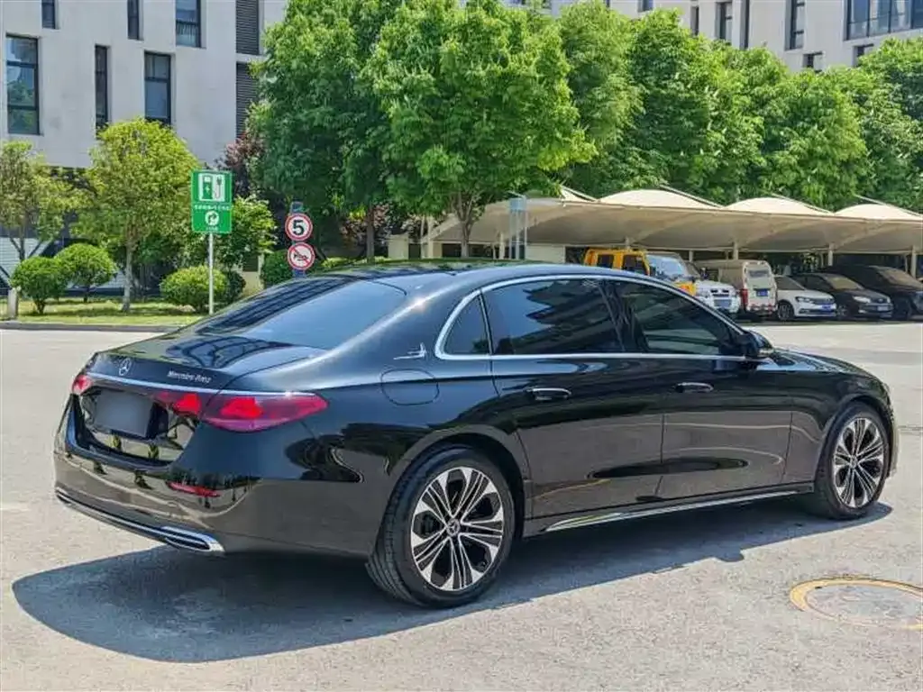 Mercedes-Benz E-Class 2025 из CN, фото 3