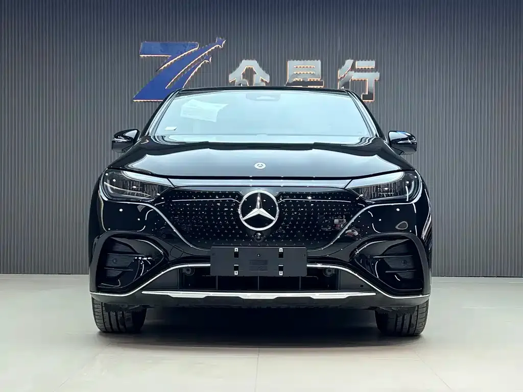 Mercedes-Benz EQE SUV — фото 6
