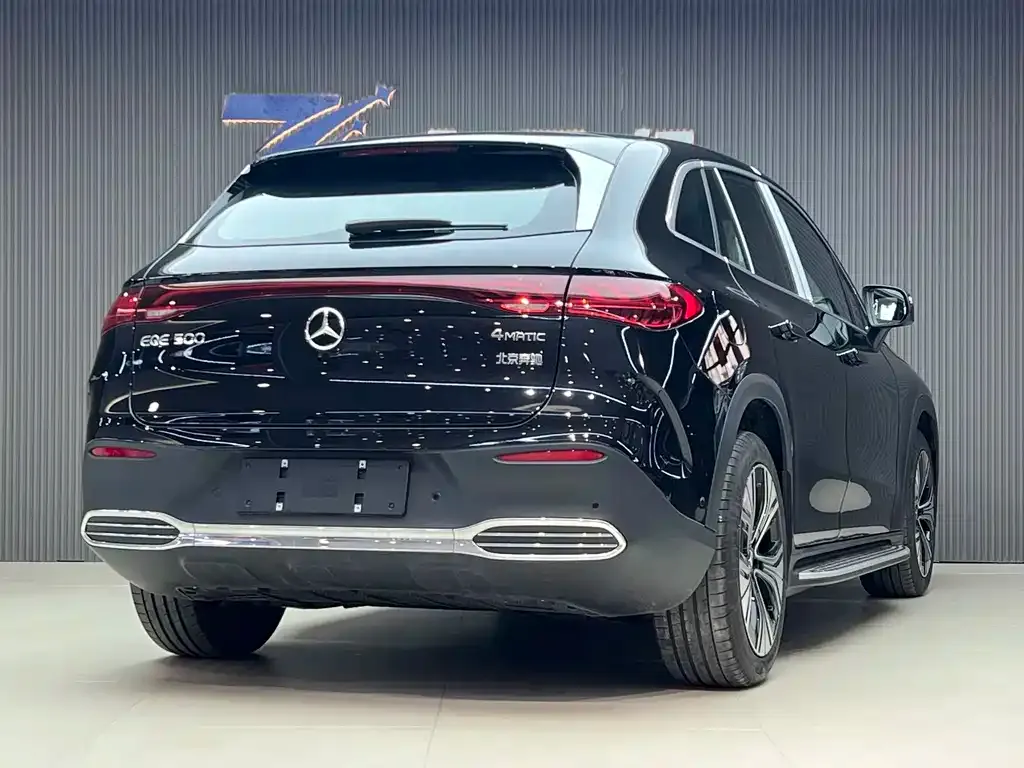 Mercedes-Benz EQE SUV — фото 5