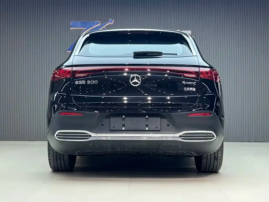 Mercedes-Benz EQE SUV — фото 4