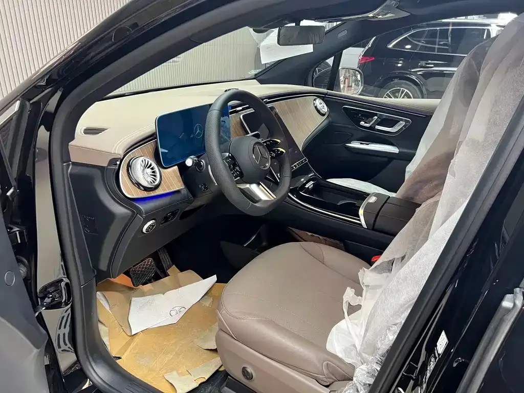 Mercedes-Benz EQE SUV — фото 2