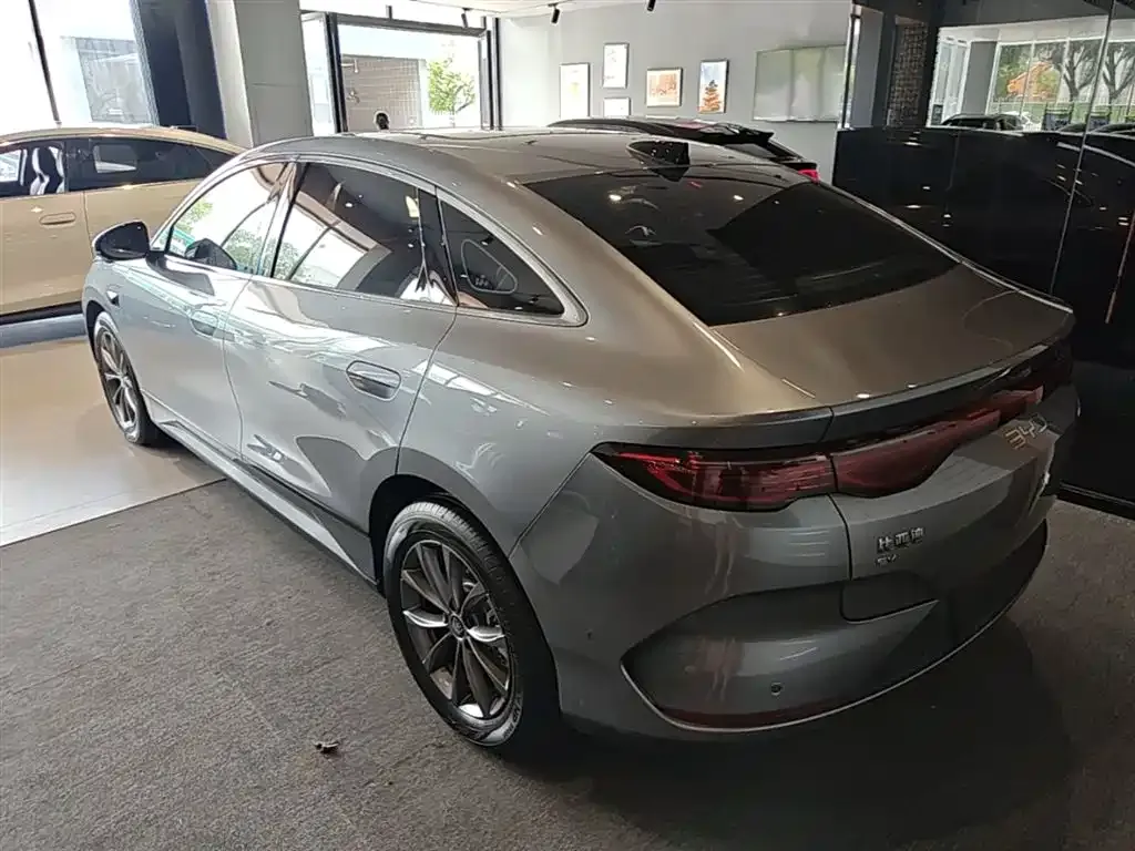 BYD Qin L — фото 8