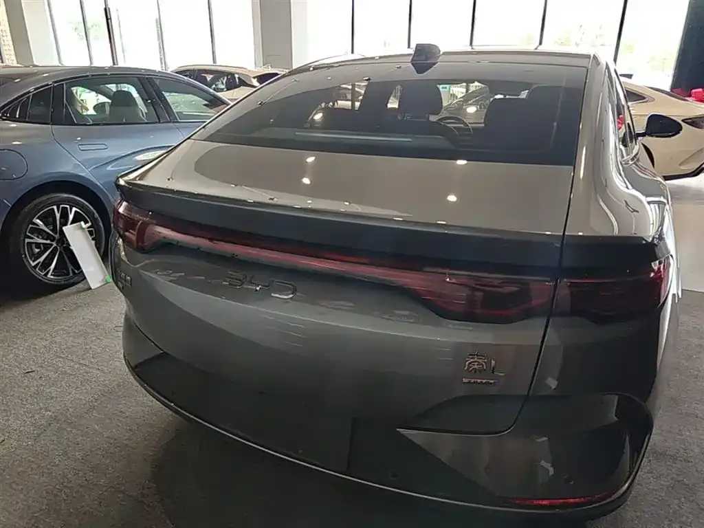 BYD Qin L — фото 10
