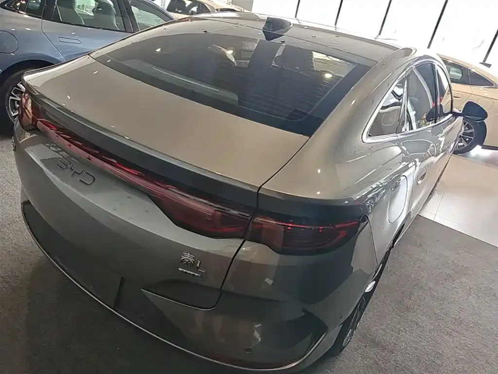 BYD Qin L — фото 6