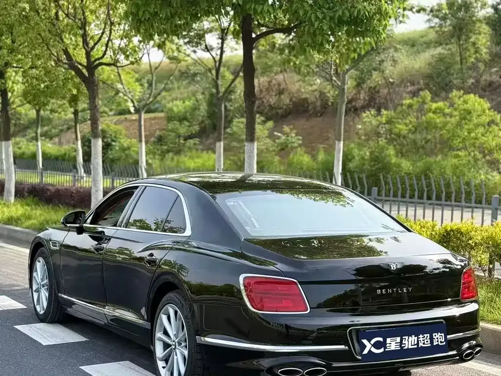 Bentley Flying Spur 2021 из CN, фото 10