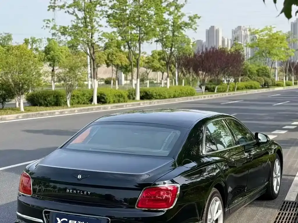 Bentley Flying Spur 2021 из CN, фото 9