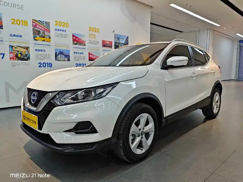 Nissan Qashqai — фото 1