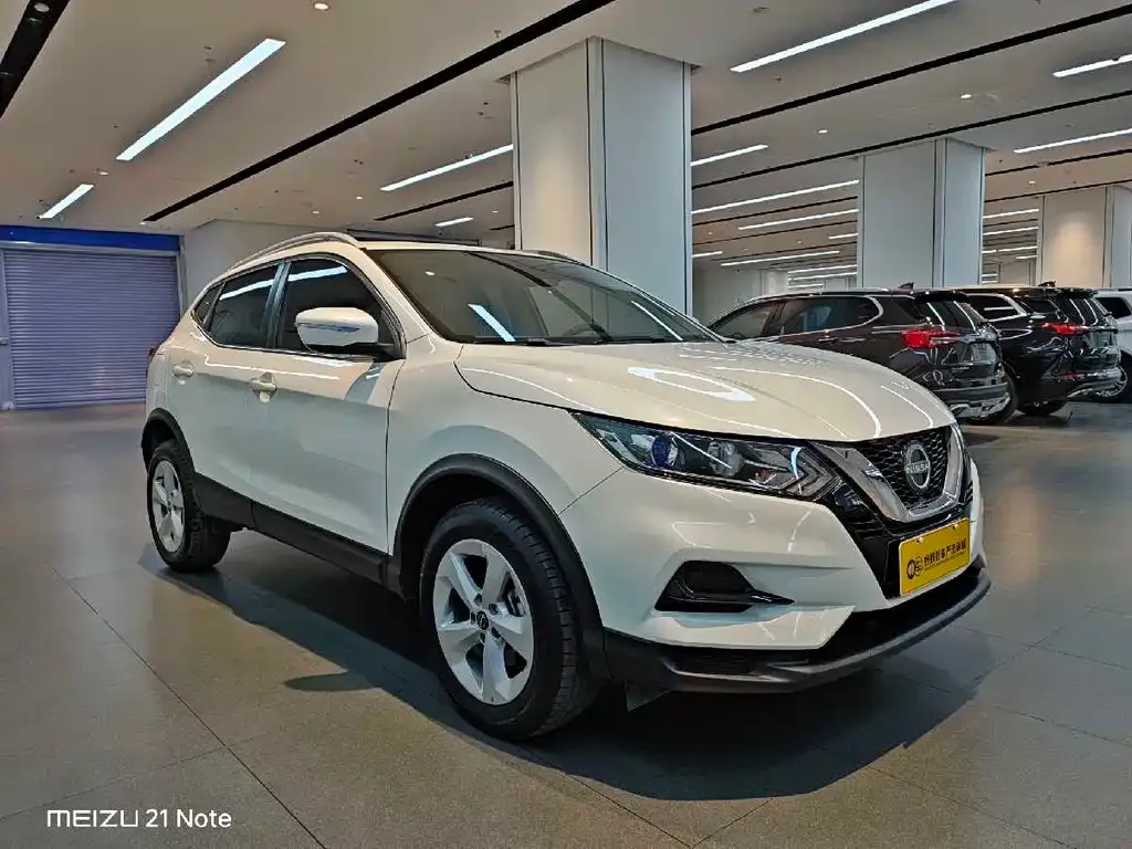 Nissan Qashqai — фото 8