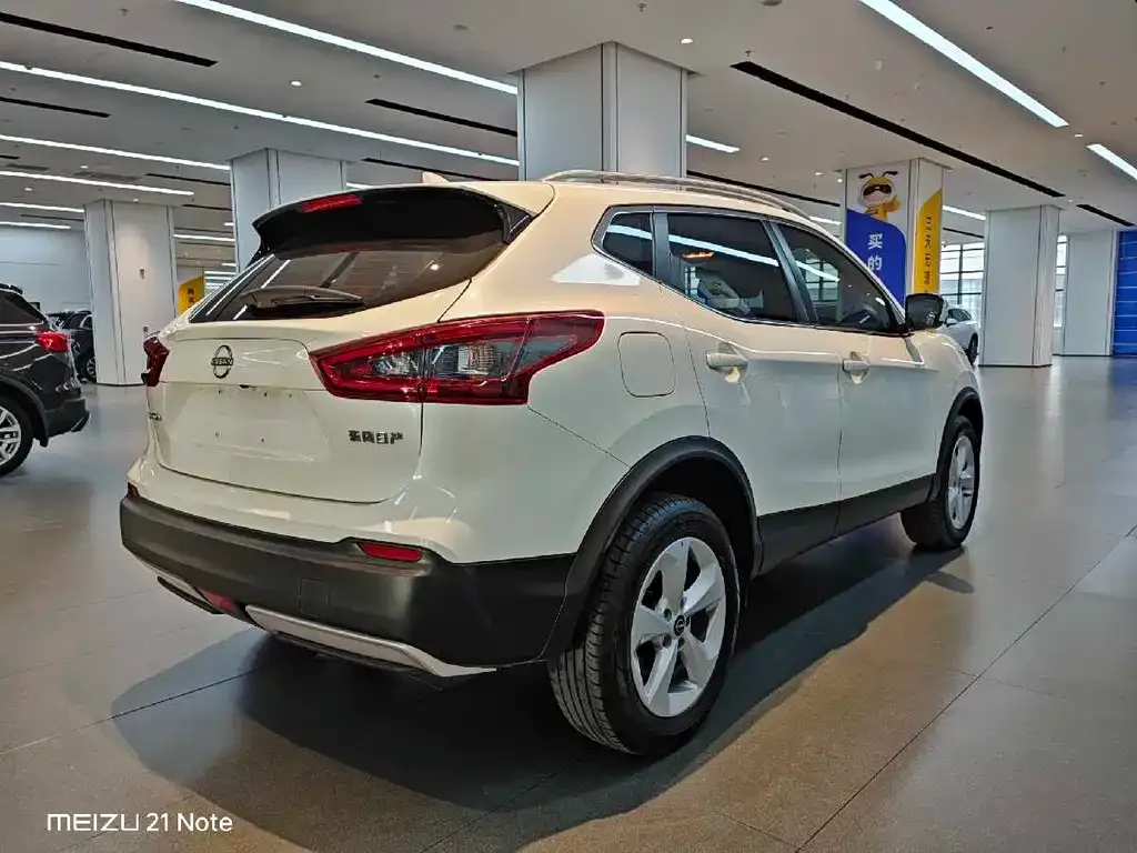 Nissan Qashqai — фото 9