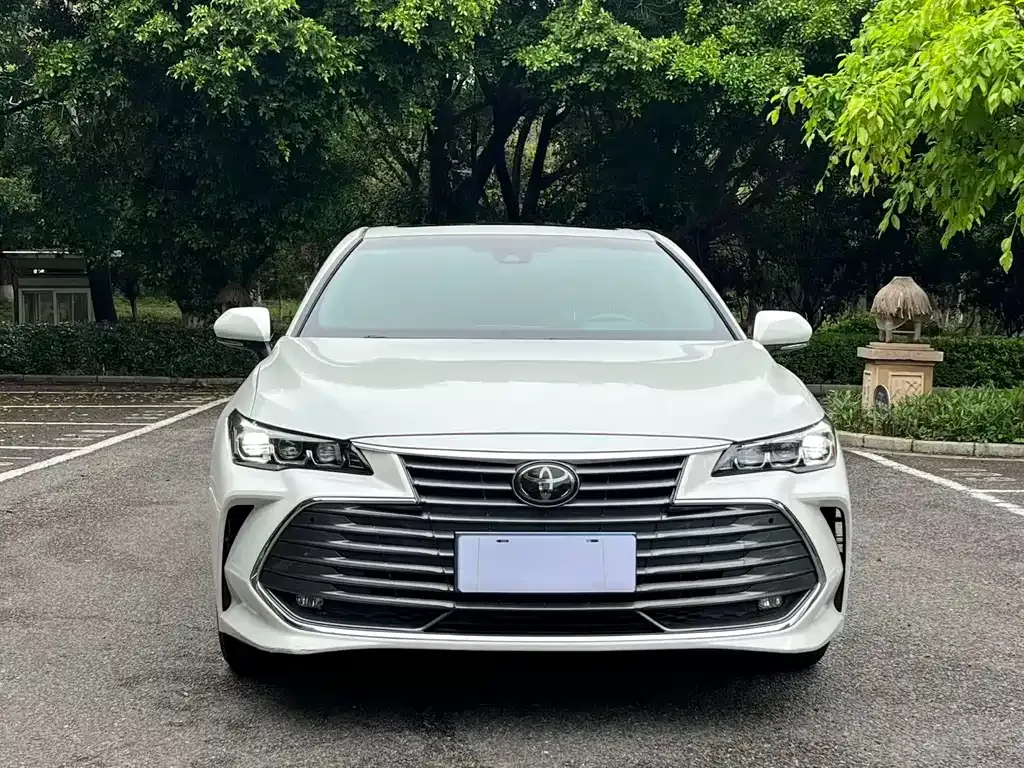Toyota Avalon — фото 9