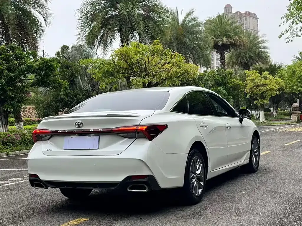 Toyota Avalon — фото 10