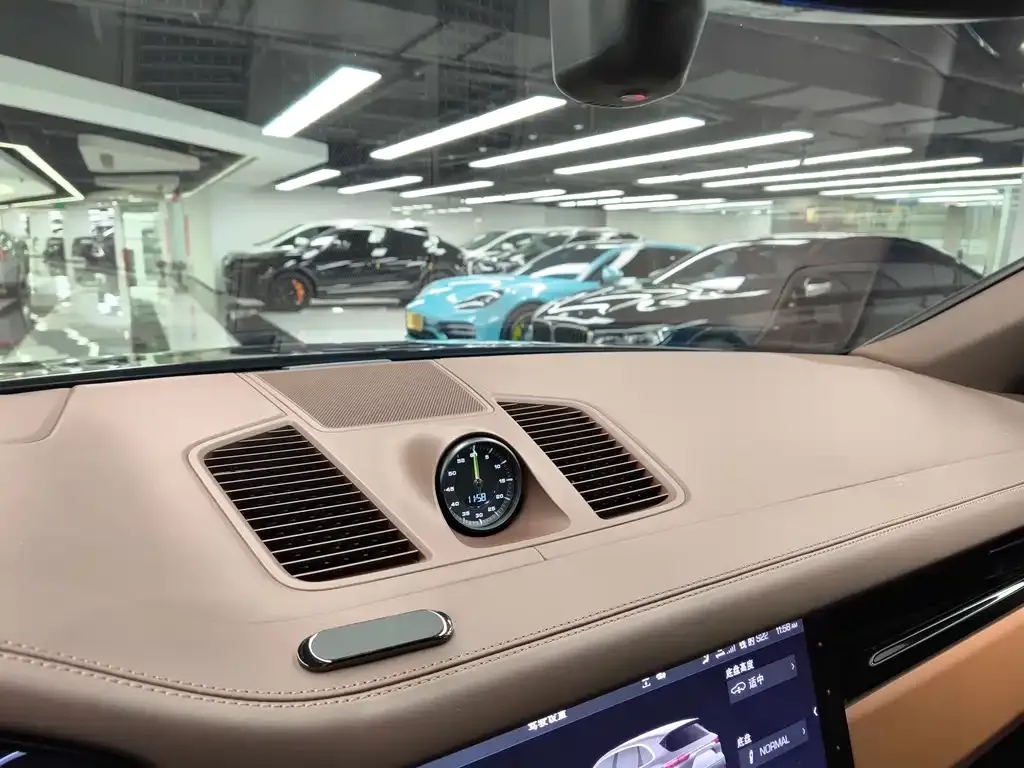 Porsche Cayenne Hybrid 2021 из CN, фото 6