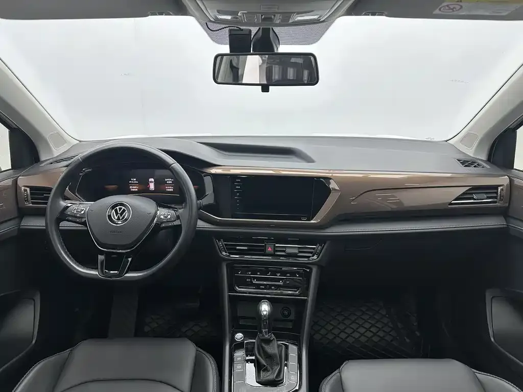 Volkswagen Tharu — фото 9