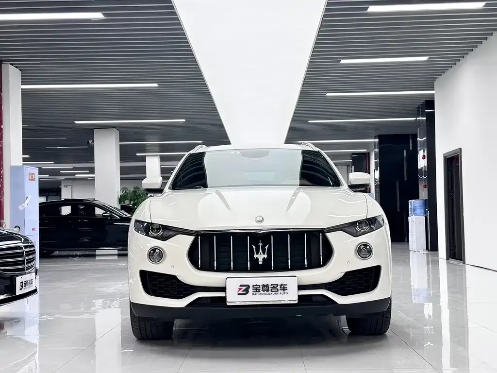 Maserati Levante — фото 5