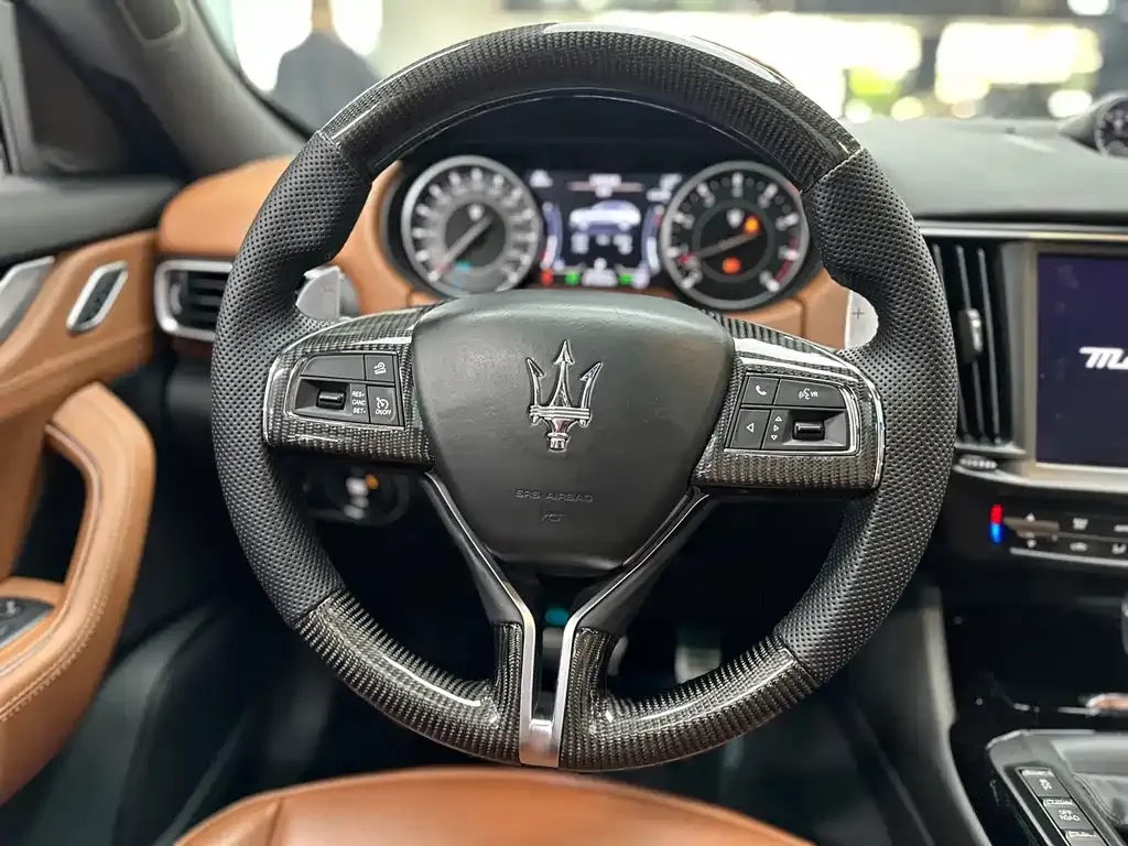 Maserati Levante — фото 9