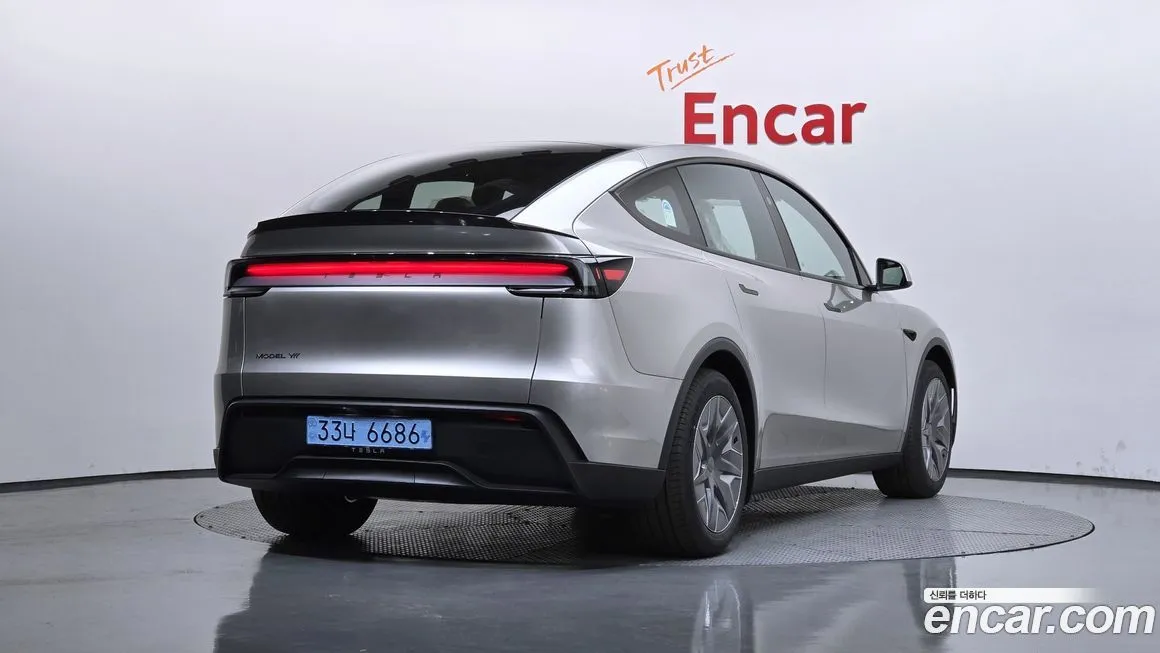 Tesla Model Y — фото 4