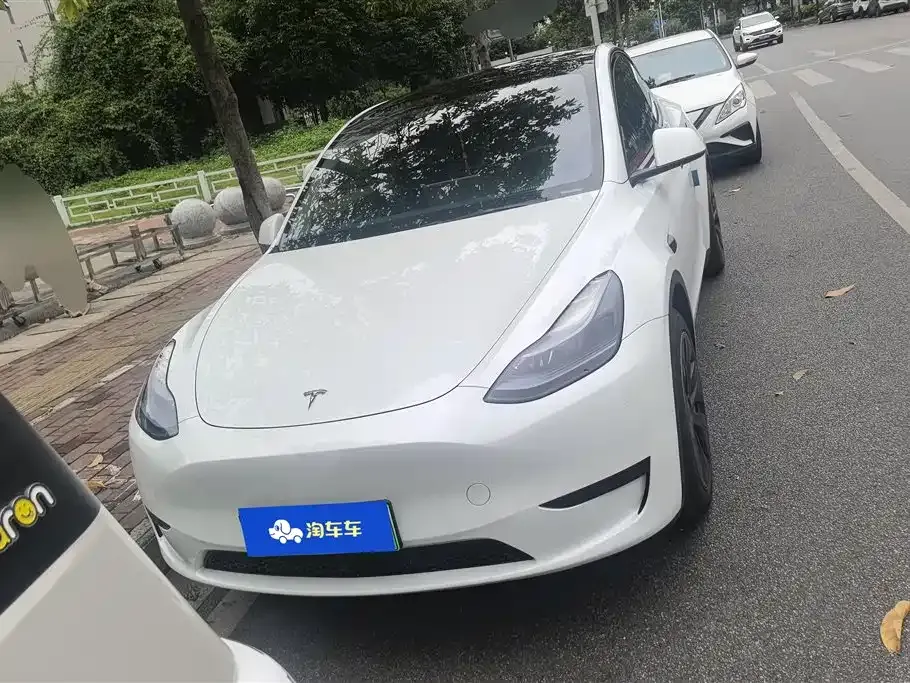 Tesla Model Y — фото 6