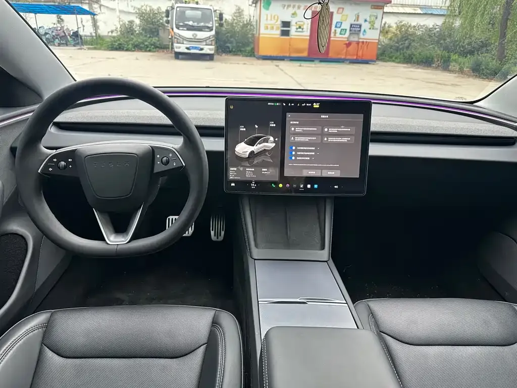 Tesla Model 3 — фото 7