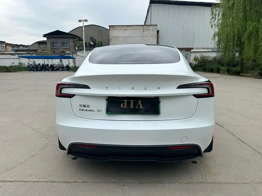 Tesla Model 3 — фото 6
