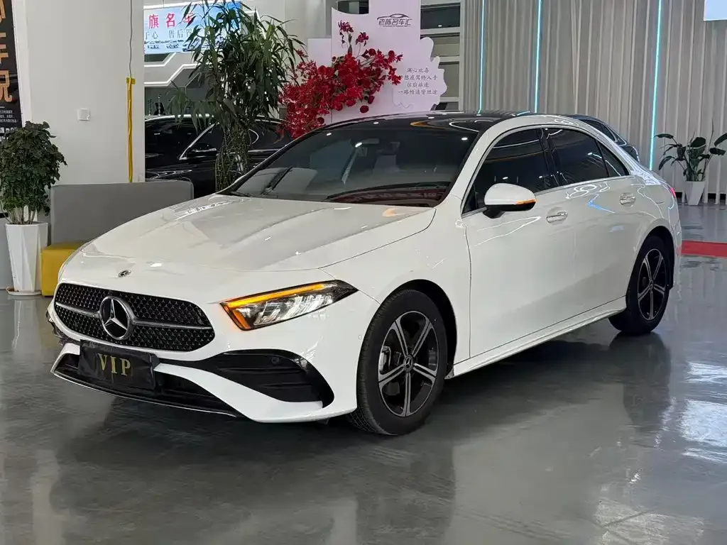Mercedes-Benz A-Class — фото 1