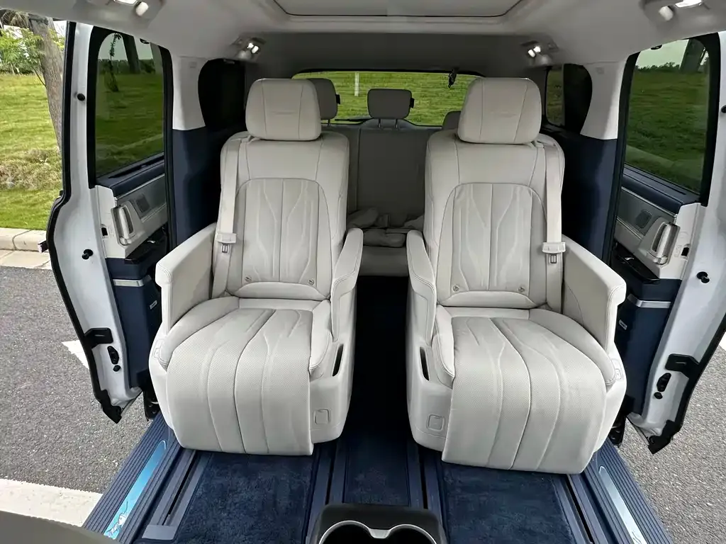 Buick GL8 Hybrid — фото 7