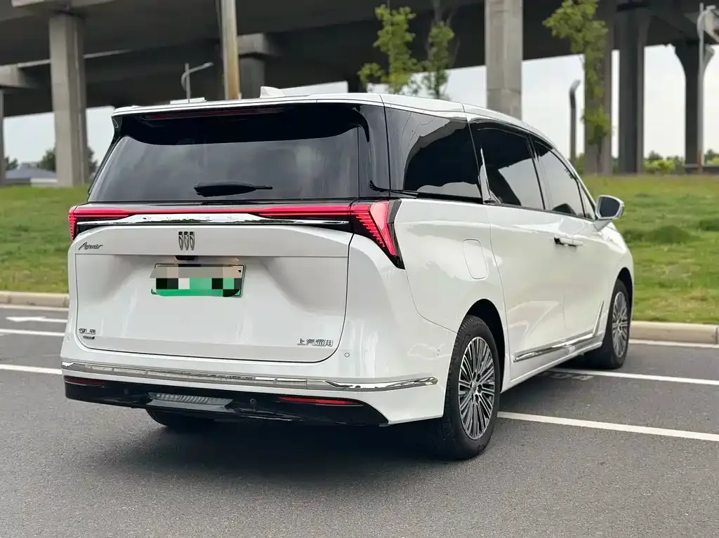 Buick GL8 Hybrid — фото 8