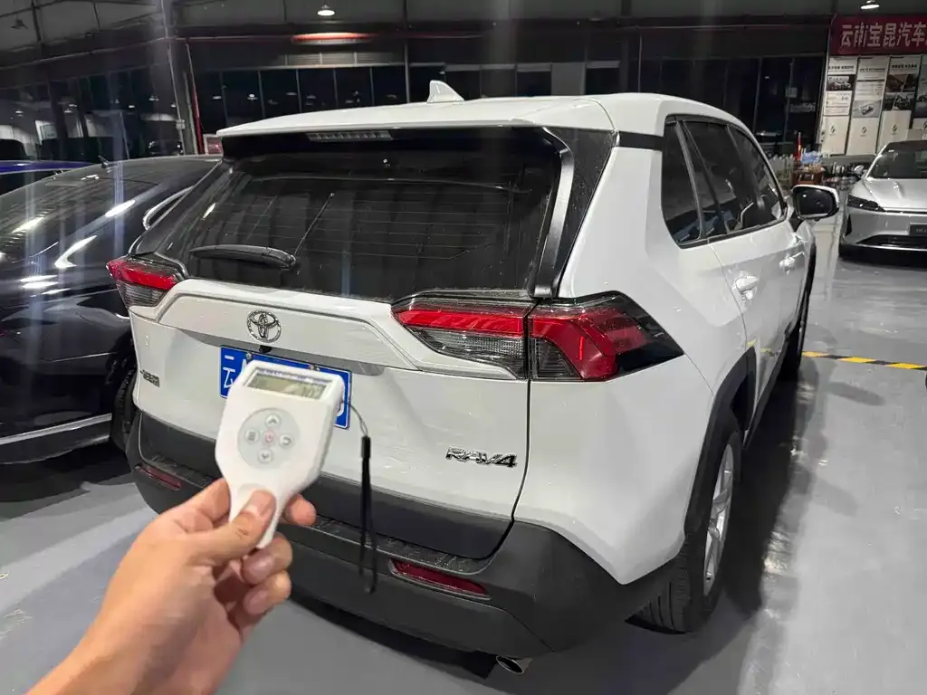 Toyota RAV4 2024 из CN, фото 4