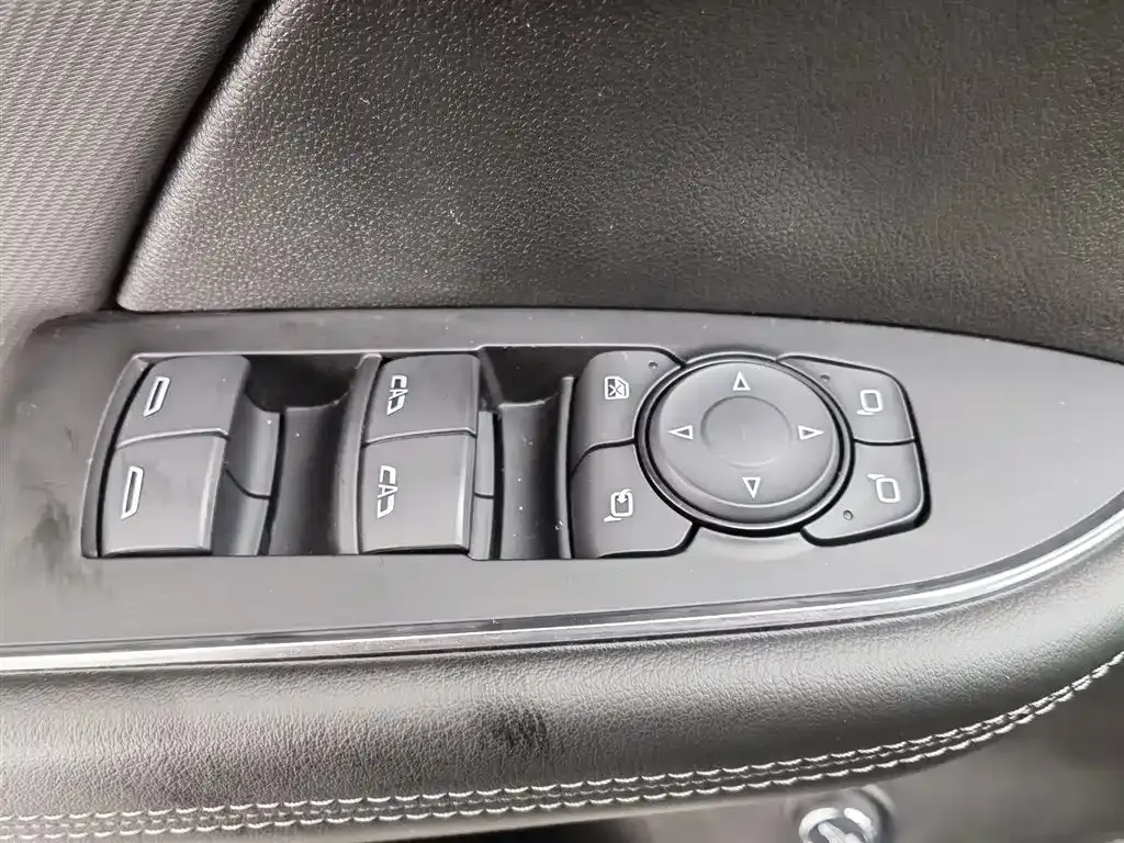 Buick Envision Plus — фото 7