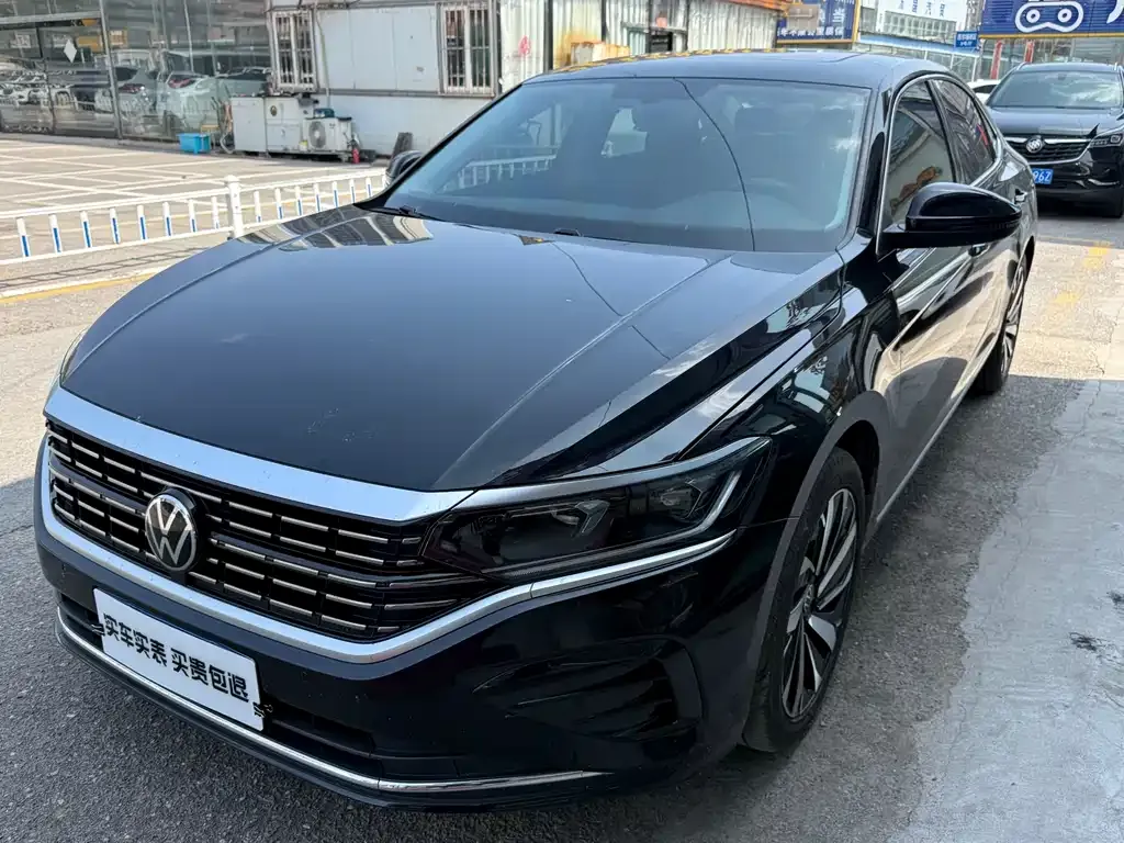 Volkswagen Passat — фото 1