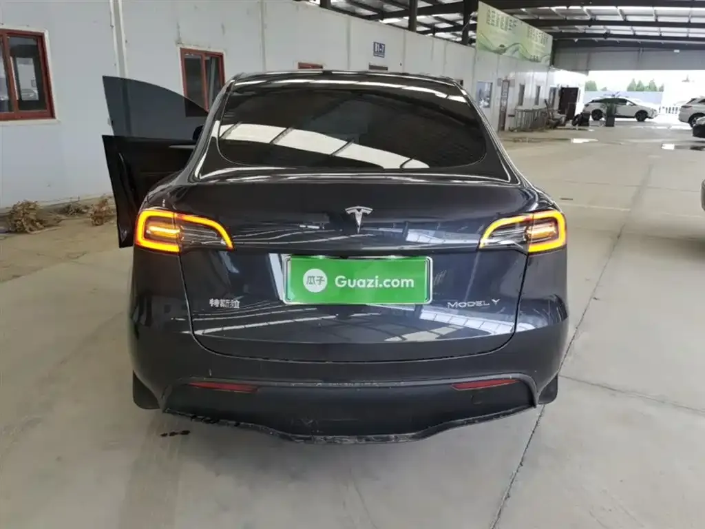 Tesla Model Y — фото 4