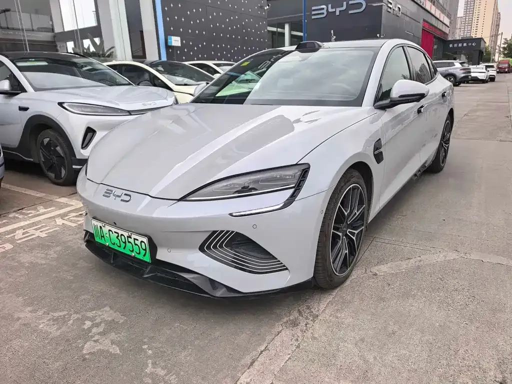 BYD Seal — фото 1