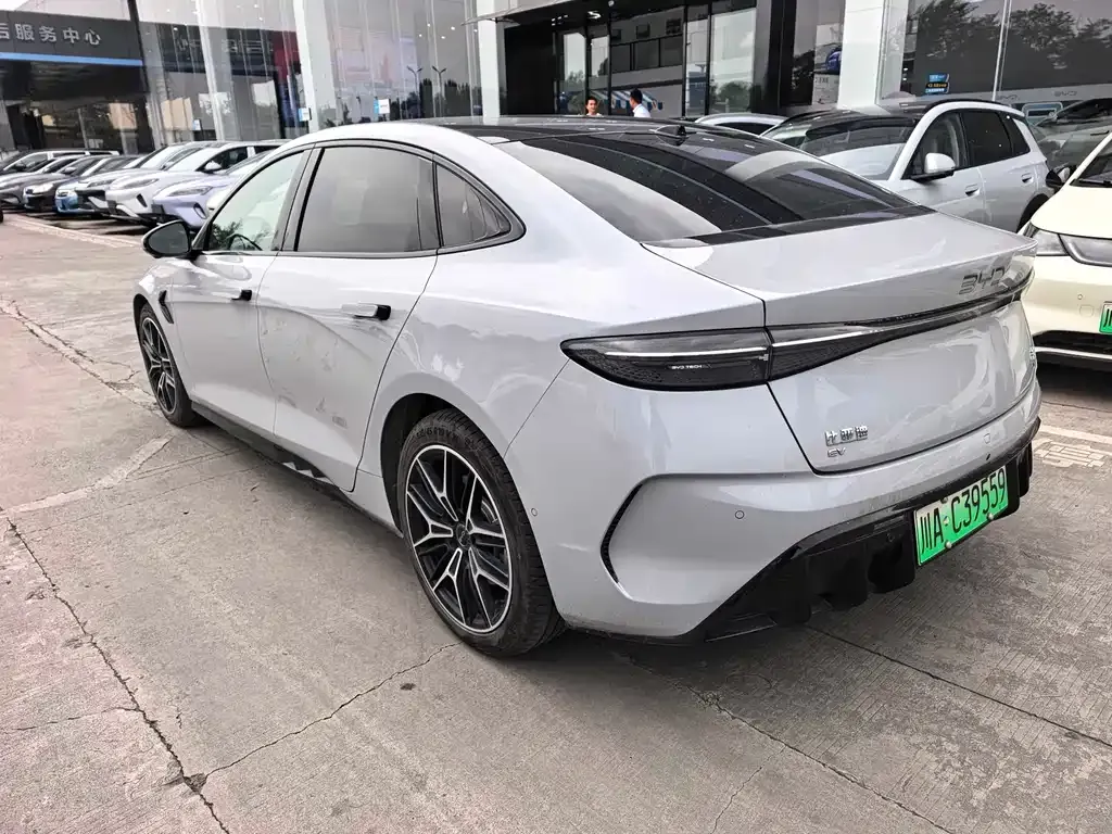BYD Seal — фото 9