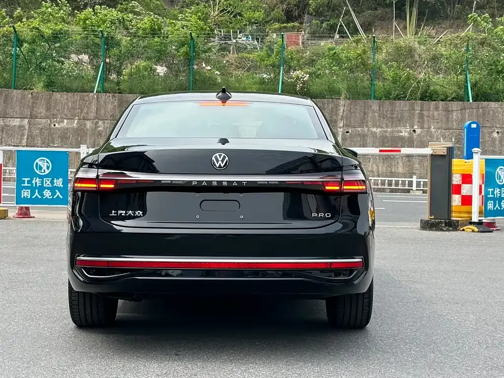 Volkswagen Passat — фото 8